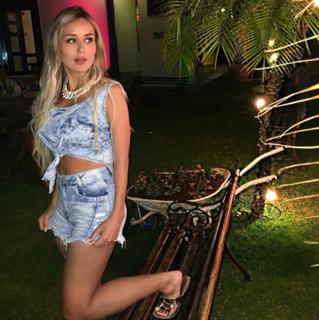 Letícia Santiago feet photo 6