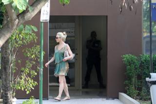 Letícia Spiller feet photo thumbnail