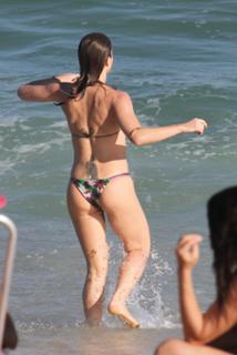 Letícia Spiller feet photo thumbnail