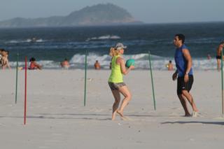 Letícia Spiller feet photo thumbnail