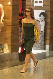 Letícia Spiller feet photo thumbnail