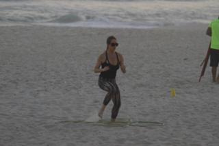 Letícia Spiller feet photo thumbnail