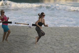 Letícia Spiller feet photo thumbnail