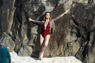 Letícia Spiller feet photo thumbnail