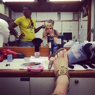 Letícia Spiller feet photo thumbnail