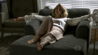 Letícia Spiller feet photo thumbnail