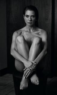 Letícia Spiller feet photo thumbnail