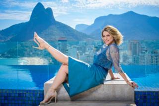 Letícia Spiller feet photo thumbnail