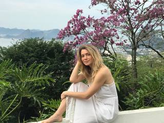 Letícia Spiller feet photo thumbnail