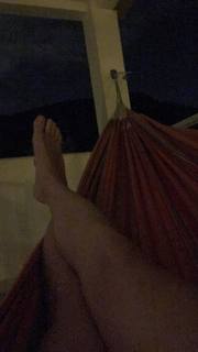 Letícia Spiller feet photo thumbnail