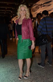 Letícia Spiller feet photo thumbnail