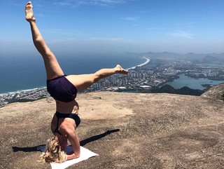 Letícia Spiller feet photo thumbnail