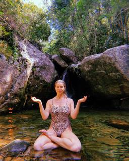 Letícia Spiller feet photo thumbnail