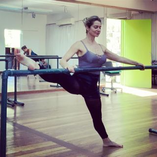 Letícia Spiller feet photo thumbnail