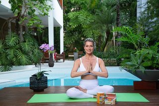 Letícia Spiller feet photo thumbnail