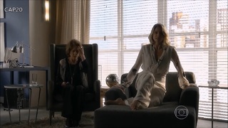 Letícia Spiller feet photo thumbnail