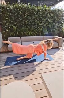 Letícia Spiller feet photo thumbnail