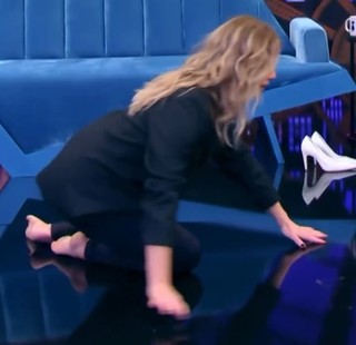 Letícia Spiller feet photo thumbnail