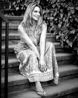 Letícia Spiller feet photo thumbnail