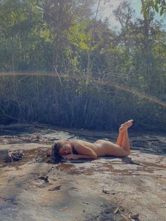 Letícia Spiller feet photo thumbnail