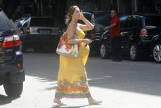 Letícia Spiller feet photo thumbnail