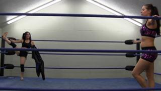 Leva Bates feet photo 2