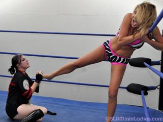 Leva Bates feet photo 18