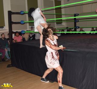 Leva Bates feet photo 9
