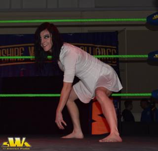 Leva Bates feet photo 3