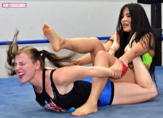 Leva Bates feet photo 16