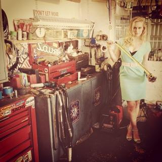 Leven Rambin feet photo thumbnail