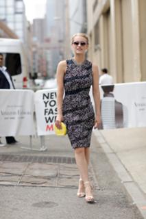 Leven Rambin feet photo thumbnail