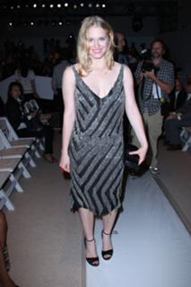 Leven Rambin feet photo thumbnail