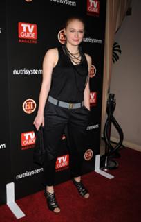 Leven Rambin feet photo thumbnail