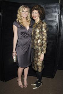 Leven Rambin feet photo thumbnail