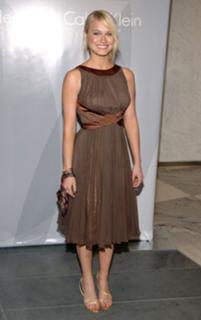 Leven Rambin feet photo thumbnail