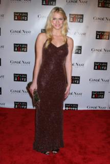 Leven Rambin feet photo thumbnail