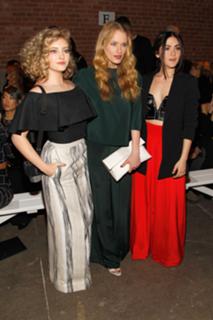 Leven Rambin feet photo thumbnail