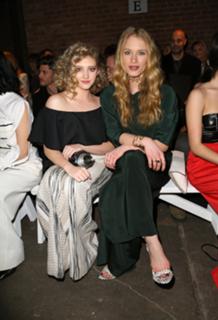 Leven Rambin feet photo thumbnail