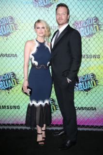 Leven Rambin feet photo thumbnail