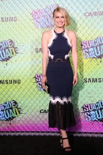 Leven Rambin feet photo thumbnail