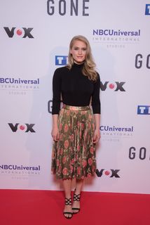 Leven Rambin feet photo thumbnail