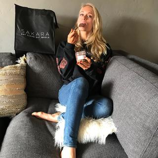 Leven Rambin feet photo thumbnail