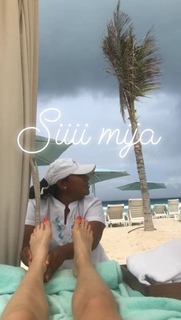 Leven Rambin feet photo thumbnail