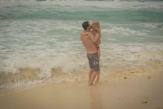 Leven Rambin feet photo thumbnail