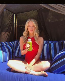 Leven Rambin feet photo thumbnail