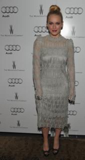 Leven Rambin feet photo thumbnail