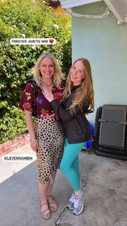 Leven Rambin feet photo thumbnail