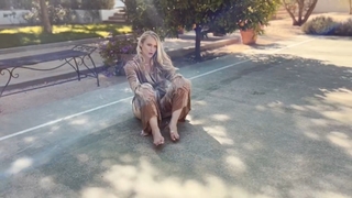 Leven Rambin feet photo thumbnail