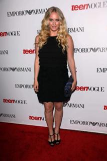 Leven Rambin feet photo thumbnail